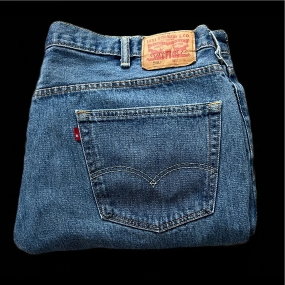 Levi’s 550 Men’s Relaxed Tapered Red Tab Jeans Sz.‎ 44